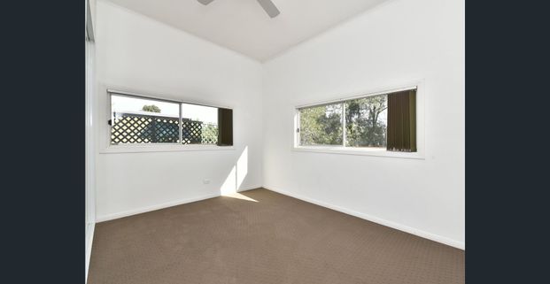 Charming Country Cottage - Photo 1