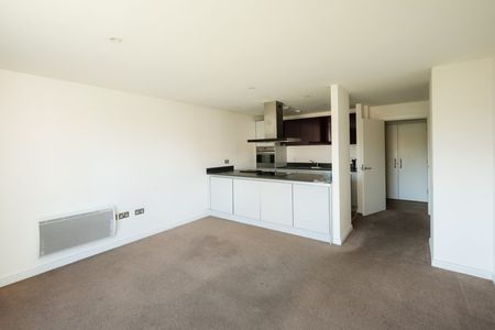 2 Bed Flat - Photo 2