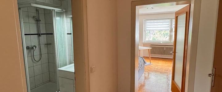 möblierte 1 Zimmer Wohnung in Thon +++ zentrale Lage & naturnah +++ - Foto 1