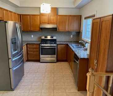 For Lease - 3373 Eglinton Avenue, Mississauga, Ontario - Photo 6