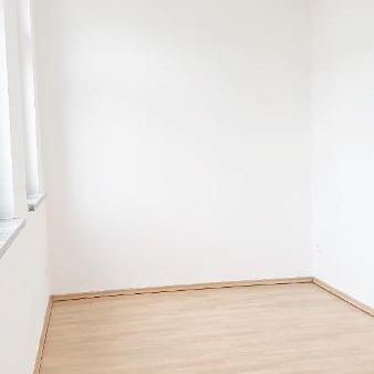 1,5 Zimmer mit Balkon, EBK mitten in der Stadt - Foto 1