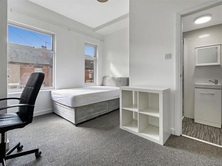 4 bedroom terraced house to rent - Photo 5