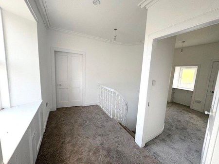 4 bedroom detached house to rent - Photo 2