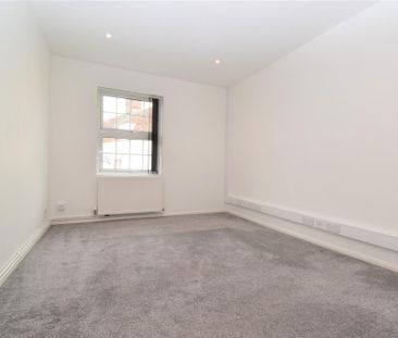 2 bedroom maisonette to rent - Photo 3