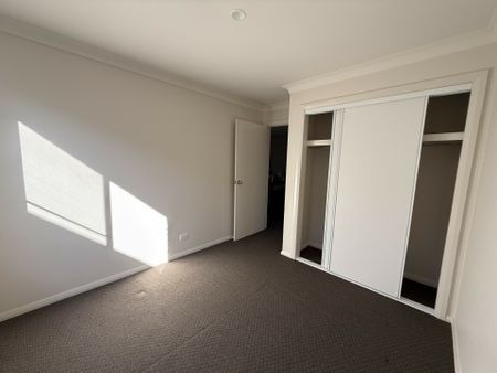 Spacious Family Living in the Heart of Kootingal - Photo 4