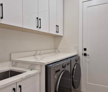 2715 201 St, Langley (Main Level) - Photo 2