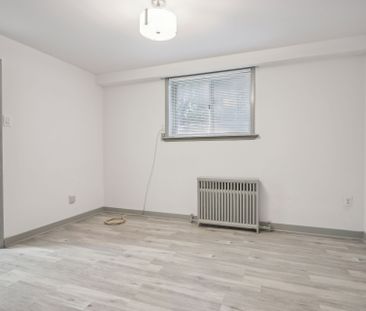 For Lease - 18 Thirty Third Street Unit# 6, Toronto, Ontario - Photo 5
