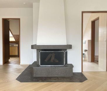 S-Riedenberg: Charmante 3,5-Zi.-Dachgeschosswohnung mit Terrasse, B... - Photo 1