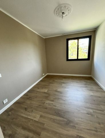 Location Appartement 3 pièces 59m² BASTIA 20200 - Photo 2