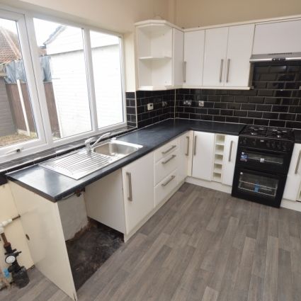 2 Bedroom End of Terrace - Photo 1