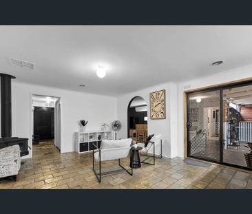 Ideal Family Living! - Photo 2