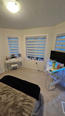 For Lease - 189 Village Gate Drive, Wasaga Beach, Ontario - Photo 1