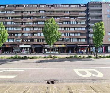 Centraal gelegen appartement met autostaanplaats te huur in Sint-Niklaas - Photo 1