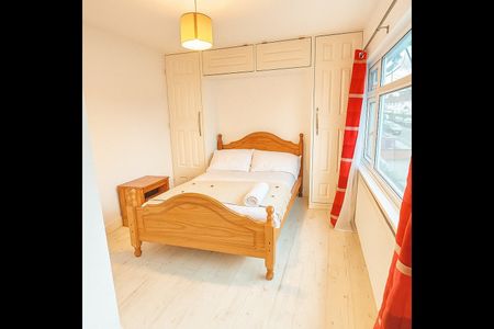 Room in a Shared House, Hyde Crescent, NW9 - Photo 3
