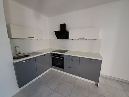 A LOUER AVIGNON ( 84000 ) : APPARTEMENT 3 pièces -TERRASSE - ASCENSEUR - 1 PLACE DE PARKING, - Photo 3