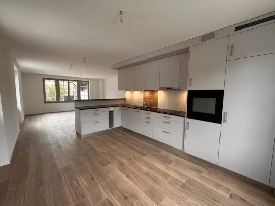 FRIBOURG - BOURGUILLON - MAGNIFIQUE APPARTEMENT 3.5 PIECES - 1ER ETAGE - Foto 1