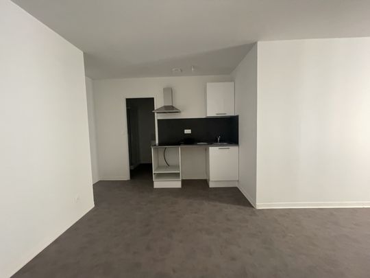 Location Appartement 2 pièces 40m² NARBONNE 11100 - Photo 1