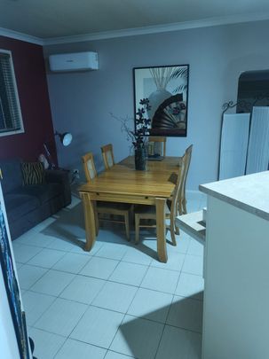 Master Bedroom to Rent - Photo 1