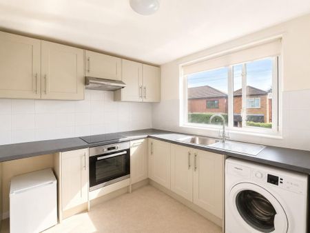 2 bedroom flat to rent - Photo 4