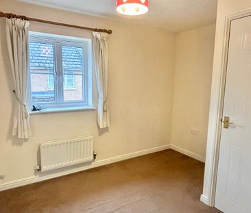 2 bedroom Two Bedroom Coach House to rent - Photo 5