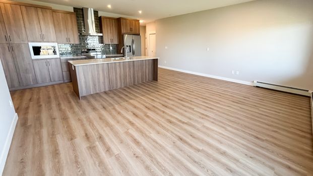 Luxury 2 Bed, 2 Bath Condo With Ac And Underground Parking. Special Incentive - Photo 1