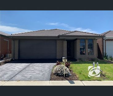 10 Fairywren Street, Pakenham, Vic 3810 - Photo 2