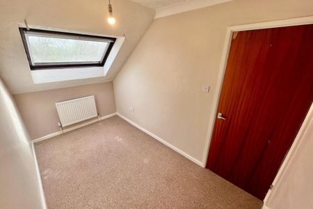 Roseville Close, NORWICH - Photo 3