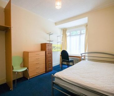 4 bedroom terraced house to rent - Photo 4