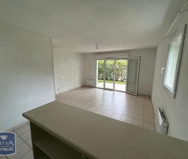 Location Appartement 2 pièces 43m² TONNAY CHARENTE 17430 - Photo 2