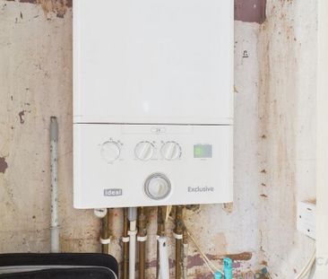 2 bedroom end of terrace house to rent - Photo 5