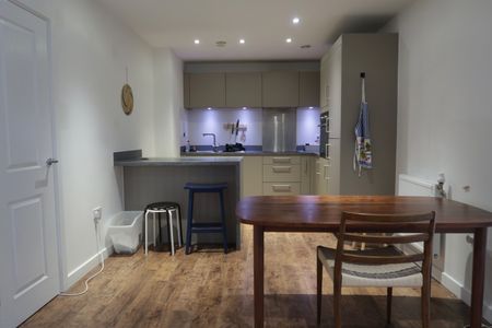 1 Bed Flat, Lucienne Court, E14 - Photo 5