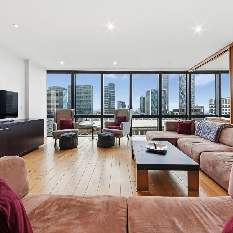 Apartment to Rent in West India Quay, London E14 - Photo 1