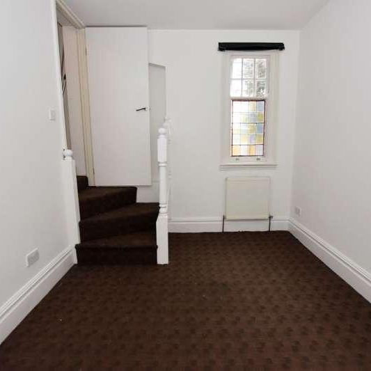 Flat, Park Hill Road, Birmingham, B13 - Photo 1