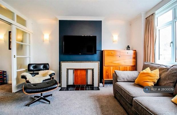 3 bedroom semi-detached house to rent - Photo 1