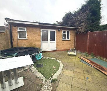 2 bedroom end of terrace house to rent - Photo 2