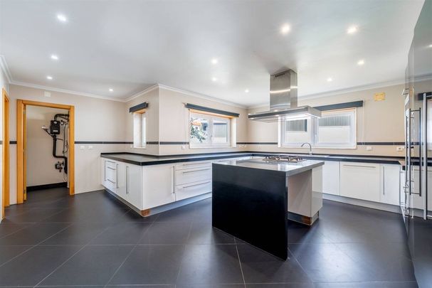 Luxury 6 bedroom Detached House for rent in Cascais, Portugal - Photo 1