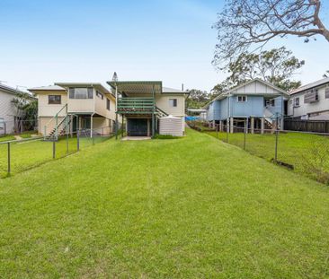 Charming Post-War Home with Spacious Living & Backyard in Holland P... - Photo 3