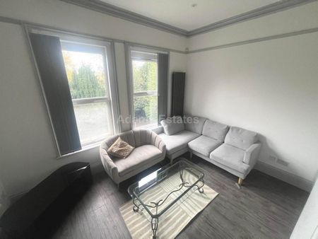 3 bedroom flat to rent - Photo 2