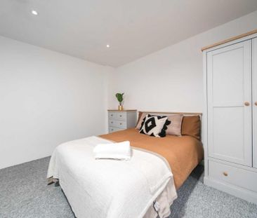5 Bed Terraced House, Donnington Road, RG1 - Photo 5