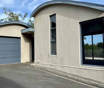 Delightful Three Bedroom in Mana - Photo 3