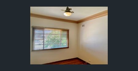 LOCATION LOCATION - Photo 3