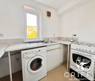 Lewes Close, Grays, RM17 - Photo 2