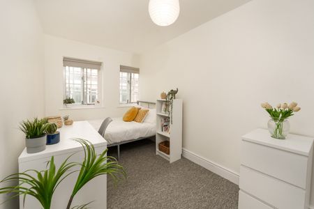 6 Bed Flat, Anglo Works, S1 - Photo 4