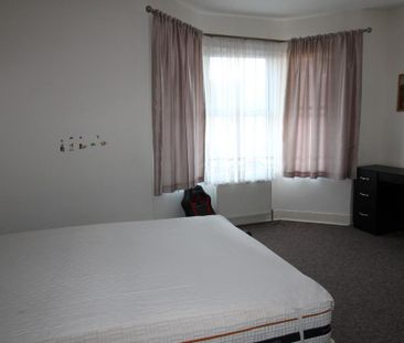 3 bedroom terraced house to rent - Photo 6