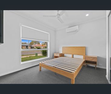 1/9 Moores Road, Redland Bay, Qld 4165 - Photo 1