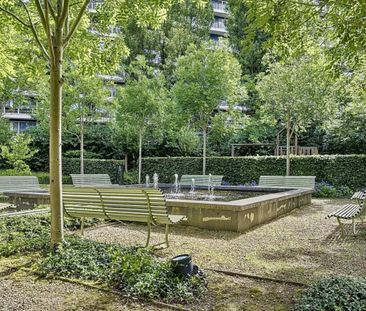 Rez de Chaussée avec jardin - 3 chambres / double parking interne - Foto 3