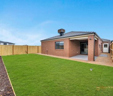 “Brand New Stunner, Central Location!” - Photo 4