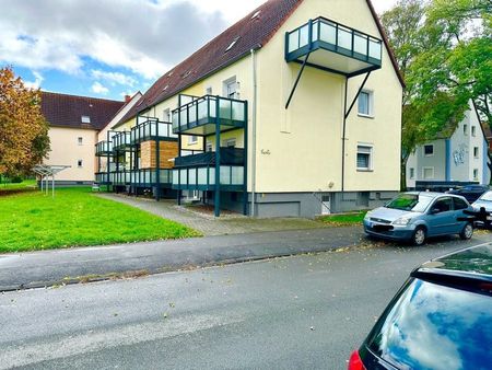 Gemütliche Dachgeschosswohnung mit großer Küche und Wohn-/Schlafzimmer - Photo 5