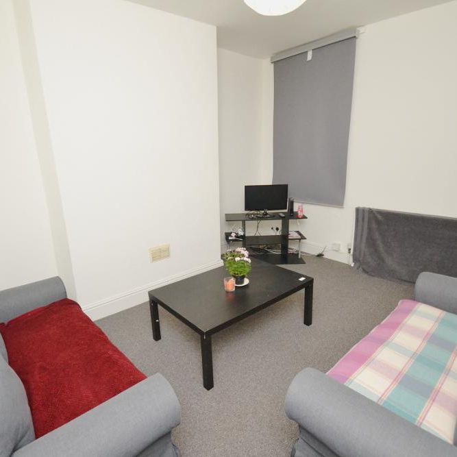 4 bedroom terraced house to rent - Photo 1