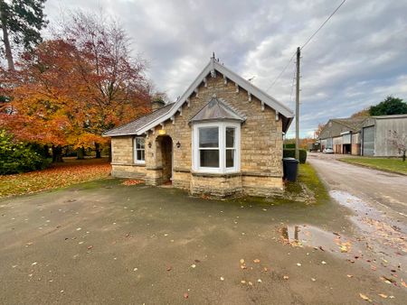 2 bedroom Detached Bungalow to let - Photo 3